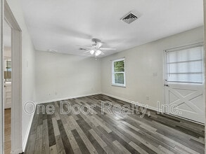 105 Walker Dr in Williamsburg, VA - Building Photo - Building Photo