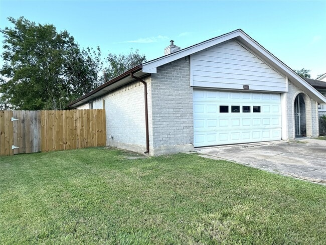 11411 Graywood Dr in Houston, TX - Building Photo - Building Photo