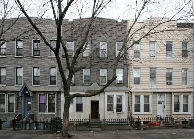 371 Menahan St in Brooklyn, NY - Building Photo - Building Photo