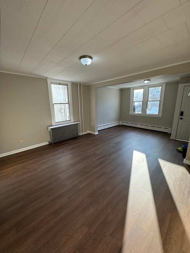 206 Coal St, Unit 210 Coal Street in Nesquehoning, PA - Foto de edificio - Building Photo