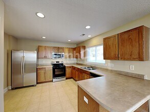 6017 Namozine Ct in Raleigh, NC - Foto de edificio - Building Photo