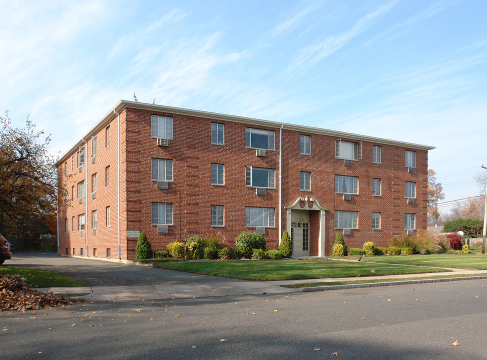 Rosewood Apartments in West Hartford, CT - Building Photo