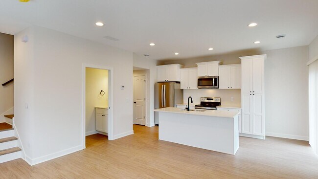 908 Willow Pl in River Falls, WI - Foto de edificio - Building Photo