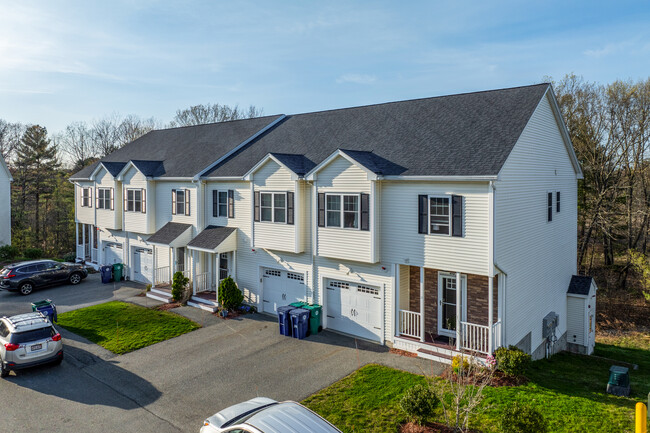 Village Crossing in Billerica, MA - Foto de edificio - Building Photo