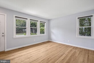 1606 Crawford Dr in Rockville, MD - Building Photo - Building Photo