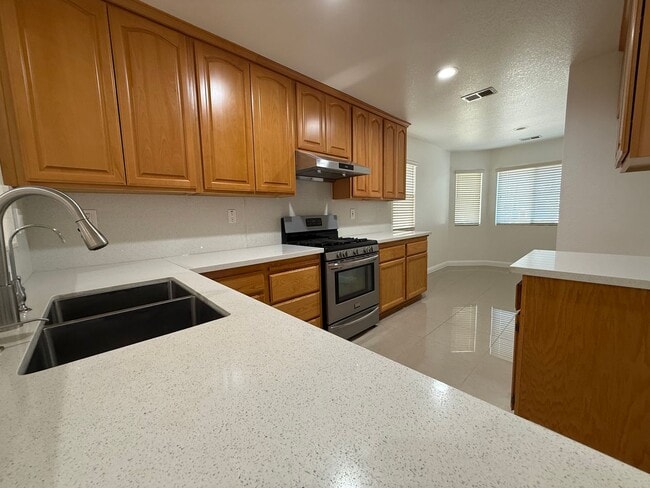 3735 Solomon Island Rd in West Sacramento, CA - Building Photo - Building Photo