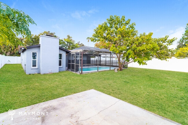 15634 Sea Pines Dr in Hudson, FL - Foto de edificio - Building Photo