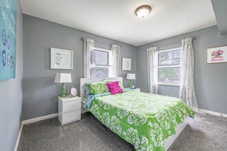 Daytona Village Apartments in Dayton, OH - Building Photo - Interior Photo