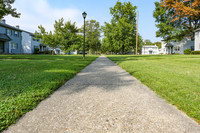 Beechmont Townhomes in Louisville, KY - Building Photo - Building Photo