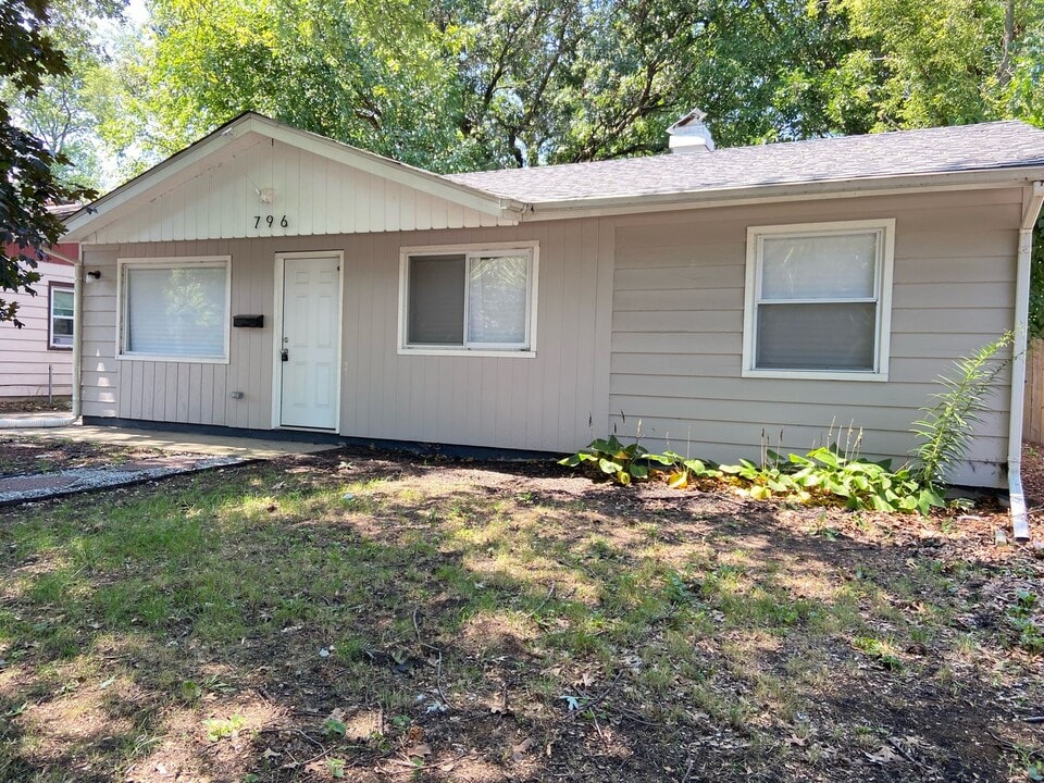 796 Burr St in Gary, IN - Building Photo