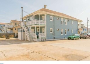 137-139 E Leaming Ave in Wildwood, NJ - Building Photo - Building Photo