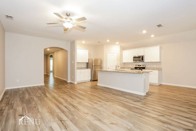 1919 Hialeah Dr in Seagoville, TX - Foto de edificio - Building Photo