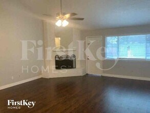 2411 Shady Brook Dr in Houston, TX - Building Photo - Building Photo