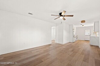 1002 1st Ave S in Jacksonville Beach, FL - Building Photo - Building Photo