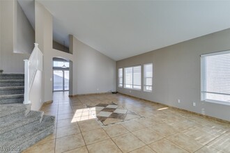 7816 Golden Talon Ave in Las Vegas, NV - Building Photo - Building Photo