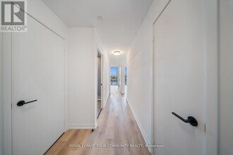 5 York Garden Wy in Toronto, ON - Building Photo - Building Photo