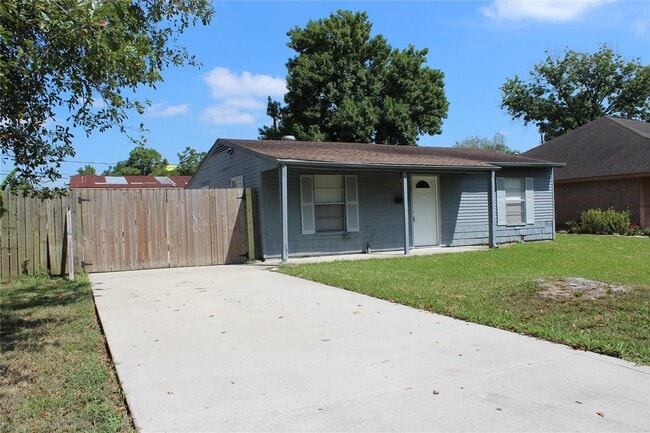 7739 Greendowns St in Houston, TX - Building Photo - Building Photo