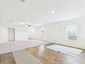 15223 Harbor Lndg in Von Ormy, TX - Building Photo - Building Photo