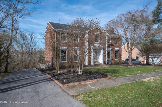 8116 Montero Dr in Prospect, KY - Building Photo - Building Photo