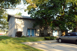 Mayfield Apartments in Fort Wayne, IN - Building Photo - Building Photo