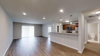 700 Cedar Bluffs Dr in Slinger, WI - Building Photo