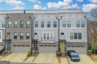 2083 Holtz Ln in Atlanta, GA - Building Photo