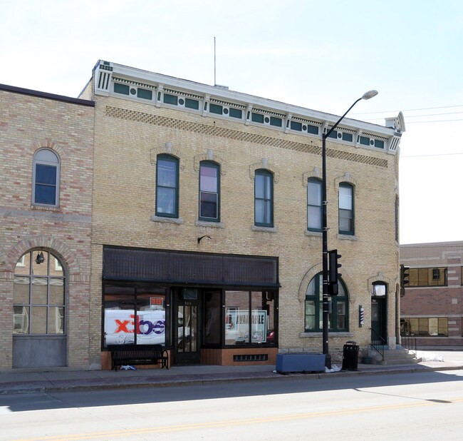 301-303 N Commercial St in Neenah, WI - Building Photo - Building Photo