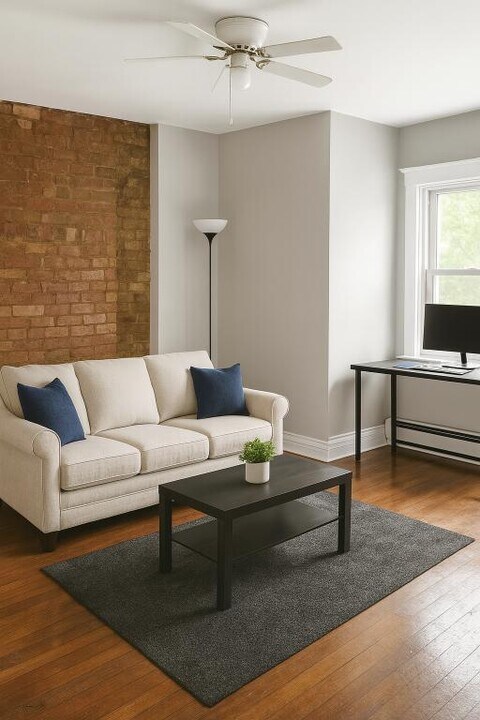 231 W McMillan St in Cincinnati, OH - Building Photo