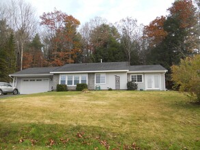 41 Skyline Terrace in Claremont, NH - Foto de edificio - Building Photo