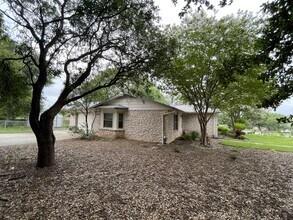 5623 Granger Pl in San Antonio, TX - Building Photo - Building Photo