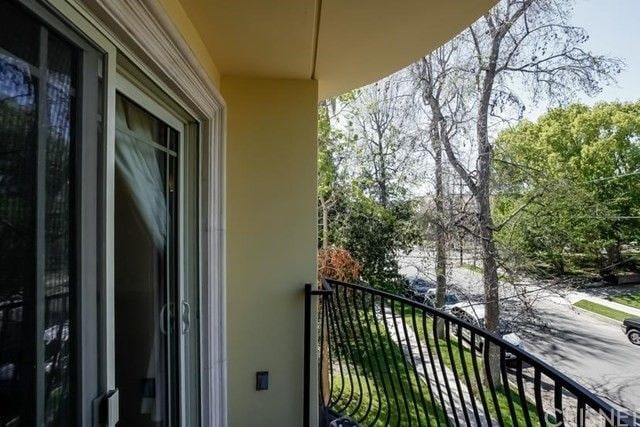 5315 Bellingham Ave, Unit 206 in Valley Village, CA - Building Photo - Building Photo