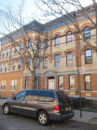 6060 Catalpa Ave in Ridgewood, NY - Foto de edificio - Building Photo