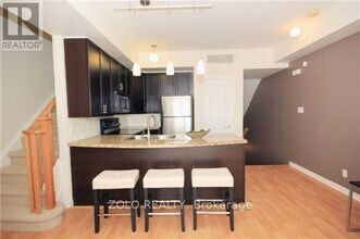 78-78 Carr St in Toronto, ON - Building Photo - Building Photo