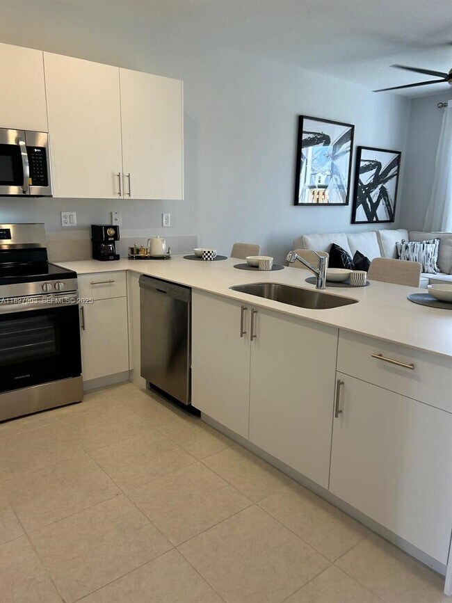 property at 1172 SE 1st Ave