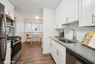 Satyr Hill Apartments in Parkville, MD - Building Photo