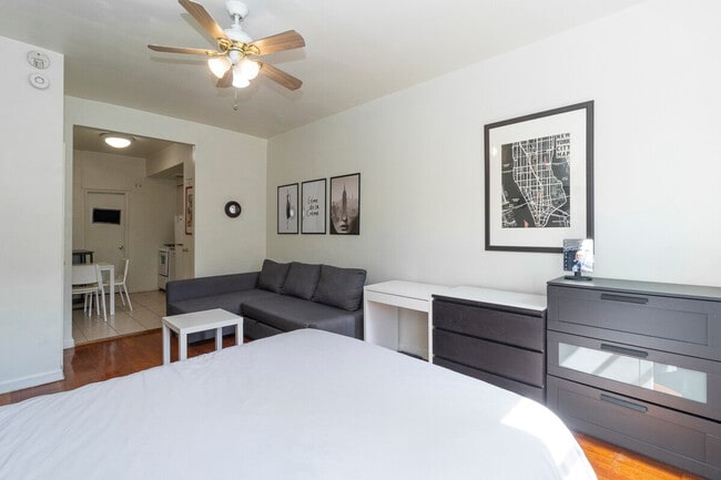 300 E 82nd St, Unit SI ID1032021P in New York, NY - Building Photo - Building Photo