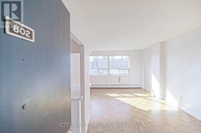 490 Eglinton Ave E in Toronto, ON - Building Photo - Building Photo