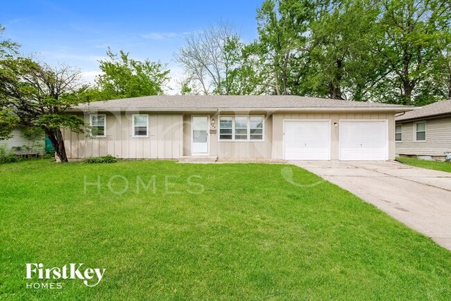 property at 405 SW 11th St