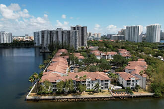 17900 NE 31st Ct in Aventura, FL - Building Photo - Building Photo
