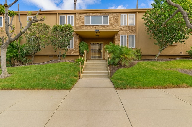property at 5510 Adelaide Ave