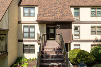 Green Tree Run Condos in Philadelphia, PA - Building Photo - Building Photo