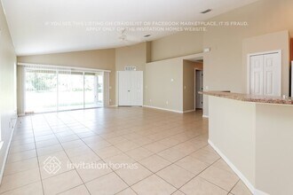 6647 Cambridge Park Dr in Apollo Beach, FL - Foto de edificio - Building Photo