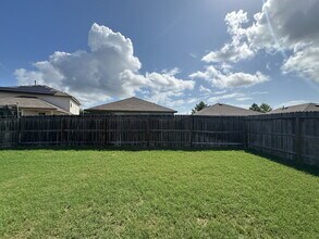 9712 Moon Shine in San Antonio, TX - Building Photo - Building Photo