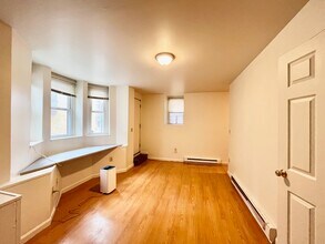2 Shepherd Ave, Unit 3 in Boston, MA - Building Photo - Building Photo