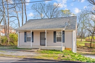 208 Chapel St in Clarksville, TN - Building Photo - Building Photo