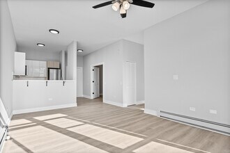 1625 W Howard St in Chicago, IL - Building Photo - Building Photo