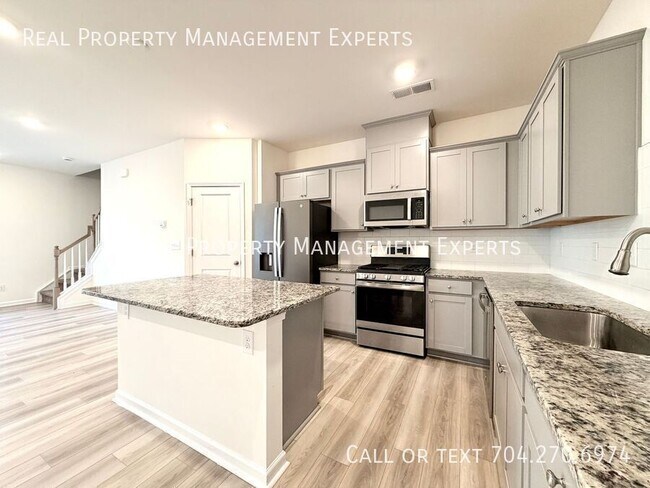 6017 Rizer Dr in Charlotte, NC - Building Photo - Building Photo