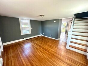 124 High St in Enfield, CT - Building Photo - Building Photo