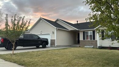361 E 1520 N in Tooele, UT - Building Photo - Building Photo