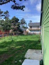 5707 NW Rhododendron St in Newport, OR - Building Photo - Building Photo